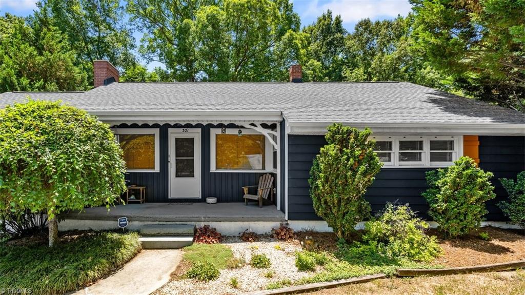 321 West Parris Avenue High Point, NC 27262 - Photo 2 of 36