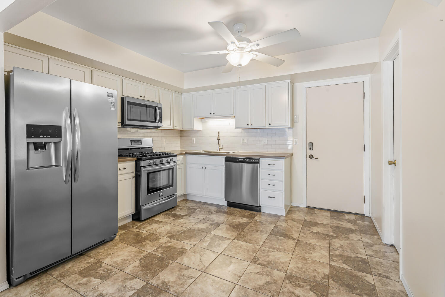 8323 Fairbanks Street, Unit 3E Crown Point, IN 46307 - Photo 6 of 14 1500x1000