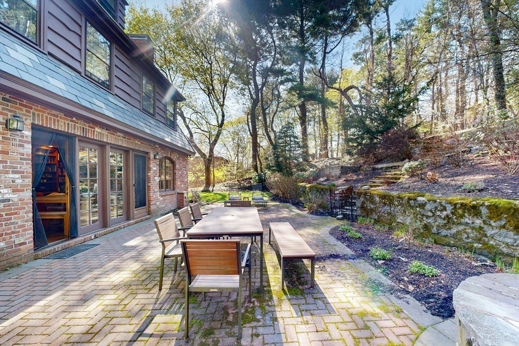 32 Alberta Road Chestnut Hill, MA 02467 - Photo 12 of 36