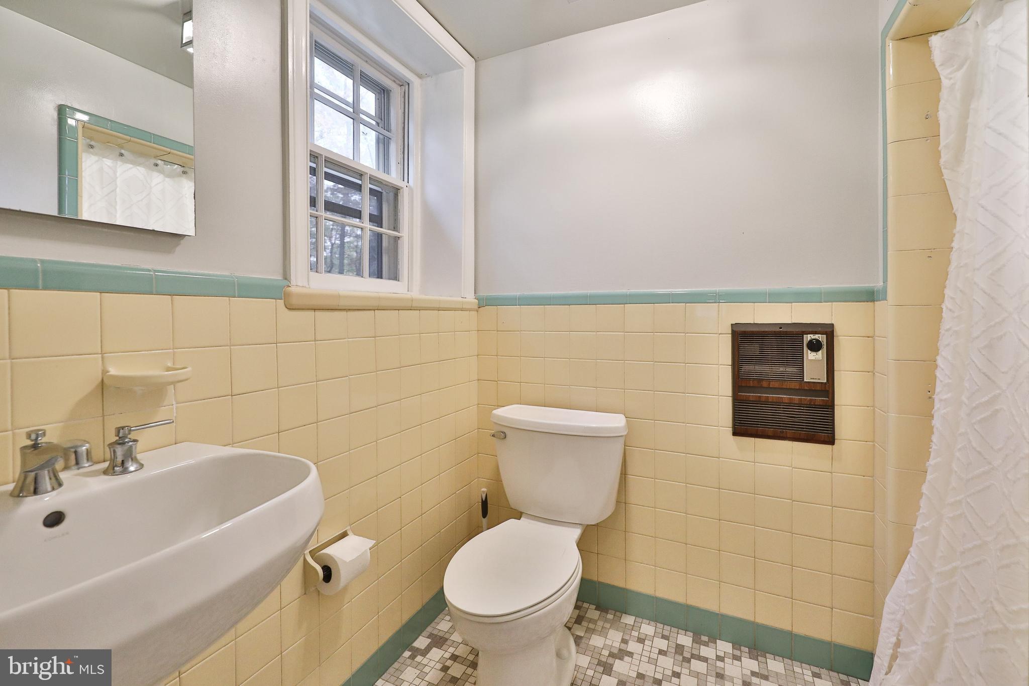 516 Bridle Road Glenside, PA 19038 - Photo 24 of 55 Primary Bathroom