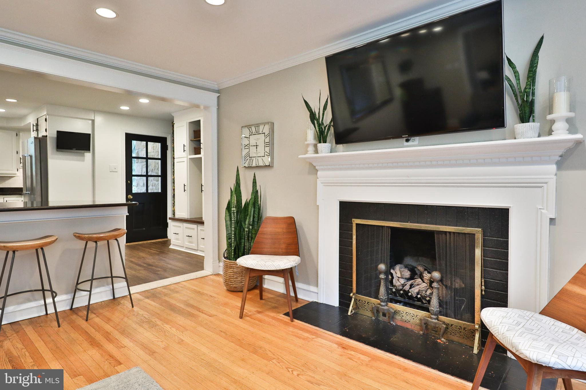 516 Bridle Road Glenside, PA 19038 - Photo 7 of 55 Living Room