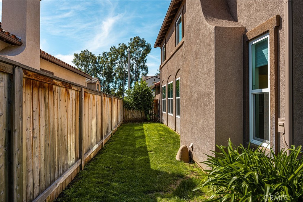 2981 Humeston Avenue Tustin, CA 92782 - Photo 28 of 52 Side yard