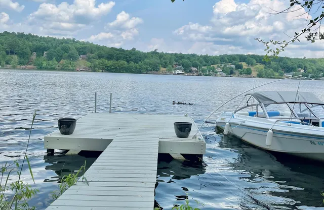 $998,000 | 32 Shore Drive, Tunkhannock, PA 18657