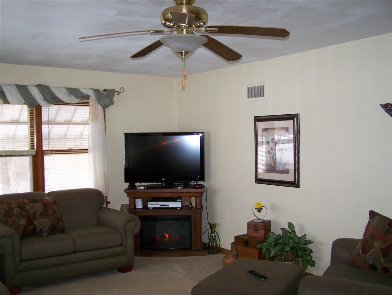 535 South Bluff Road South Beloit, IL 61080 - Photo 4 of 25 Gallery Image 4