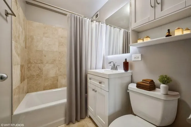 $350,000 | 2545 West Catalpa Avenue, Unit 4A, Chicago, IL 60625