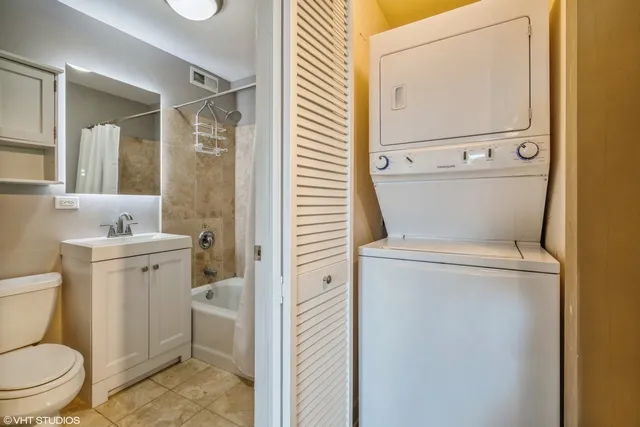 $350,000 | 2545 West Catalpa Avenue, Unit 4A, Chicago, IL 60625