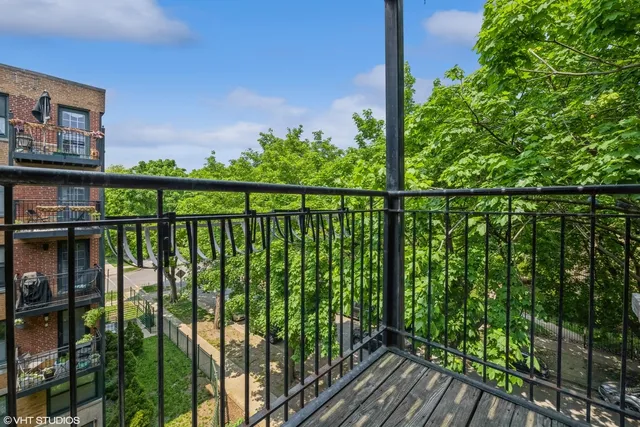$350,000 | 2545 West Catalpa Avenue, Unit 4A, Chicago, IL 60625