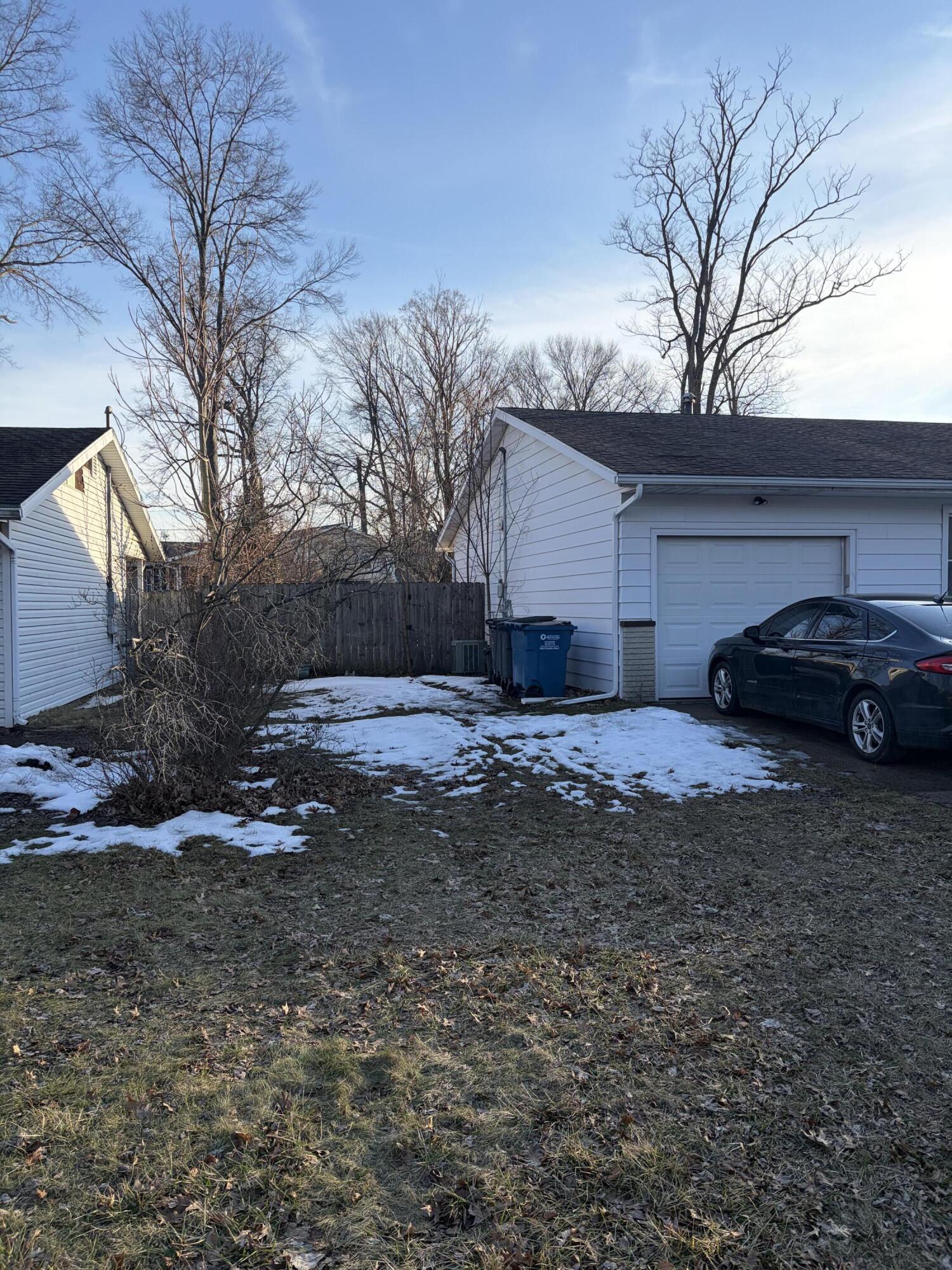 409 Holly Road Michigan City, IN 46360 - Photo 3 of 20 1500x2000