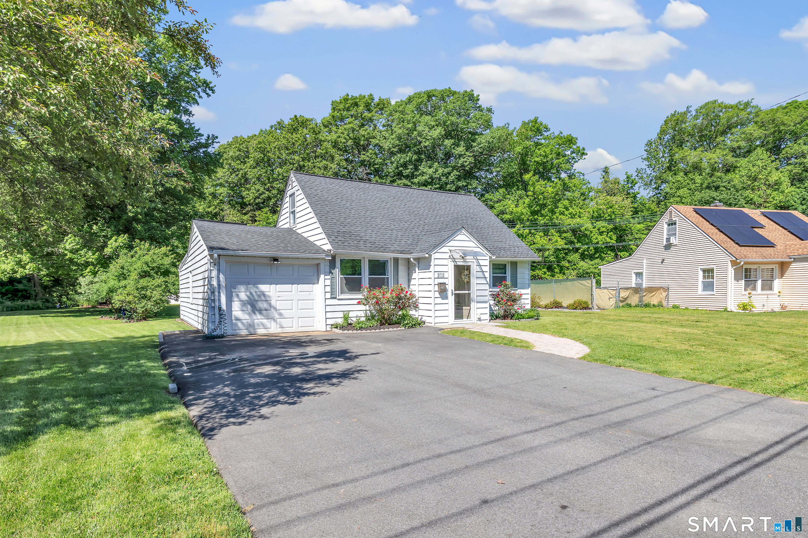 202 Glen Hills Road Meriden, CT 06451 - Photo 3 of 38