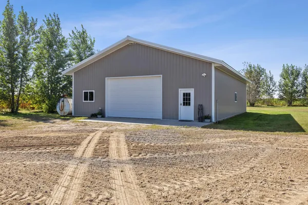 $879,900 | 13755 130th Street South, Barnesville, MN 56514