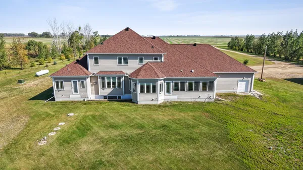 $879,900 | 13755 130th Street South, Barnesville, MN 56514