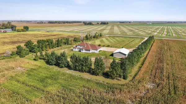 $879,900 | 13755 130th Street South, Barnesville, MN 56514