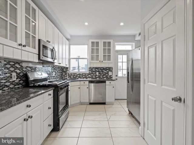 $800,000 | 131 R Street Northeast, Unit A, Washington, DC 20002