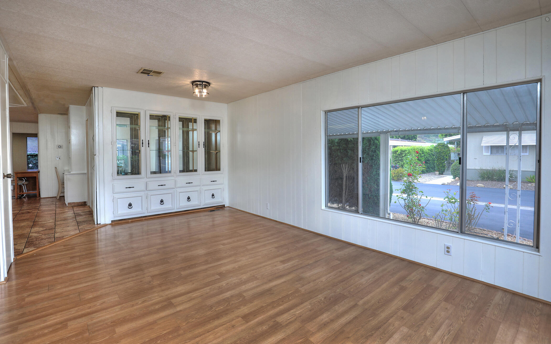 340 Old Mill Road, Unit 222 Santa Barbara, CA 93110 - Photo 4 of 19 Dining area