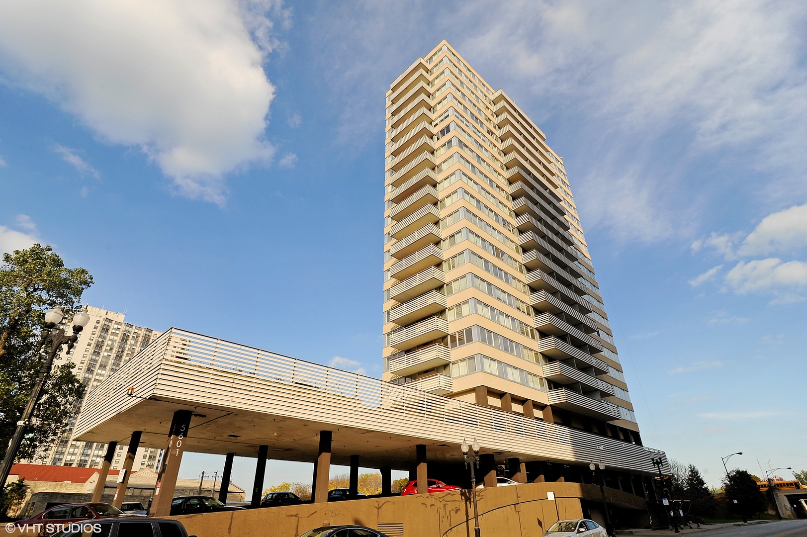 5601 North Sheridan Road, Unit 7A Chicago, IL 60660 - Photo 1 of 15 a front view of a building