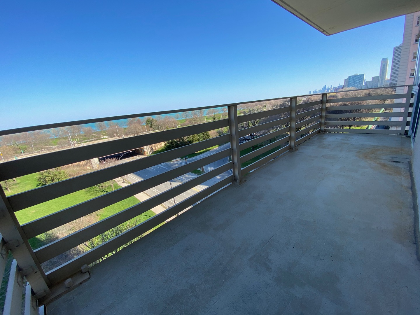 5601 North Sheridan Road, Unit 7A Chicago, IL 60660 - Photo 3 of 15 a view of outdoor space with seating