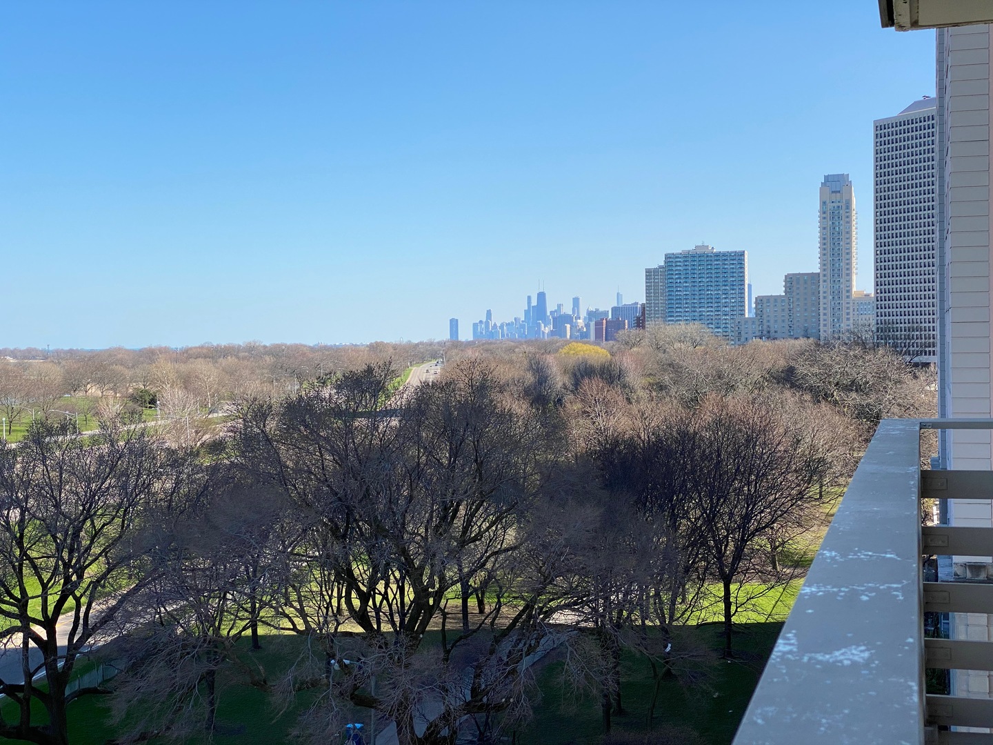 5601 North Sheridan Road, Unit 7A Chicago, IL 60660 - Photo 4 of 15 a view of a city