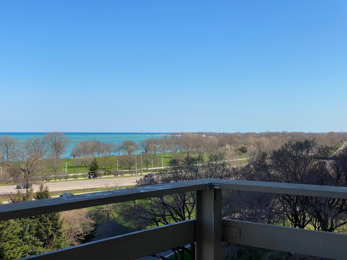 5601 North Sheridan Road, Unit 7A Chicago, IL 60660 - Photo 5 of 15 a view of city and mountain from a balcony