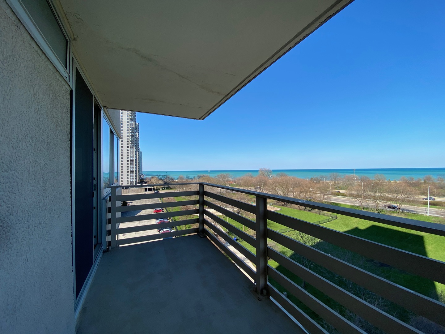 5601 North Sheridan Road, Unit 7A Chicago, IL 60660 - Photo 6 of 15 a view of outdoor space with ocean view
