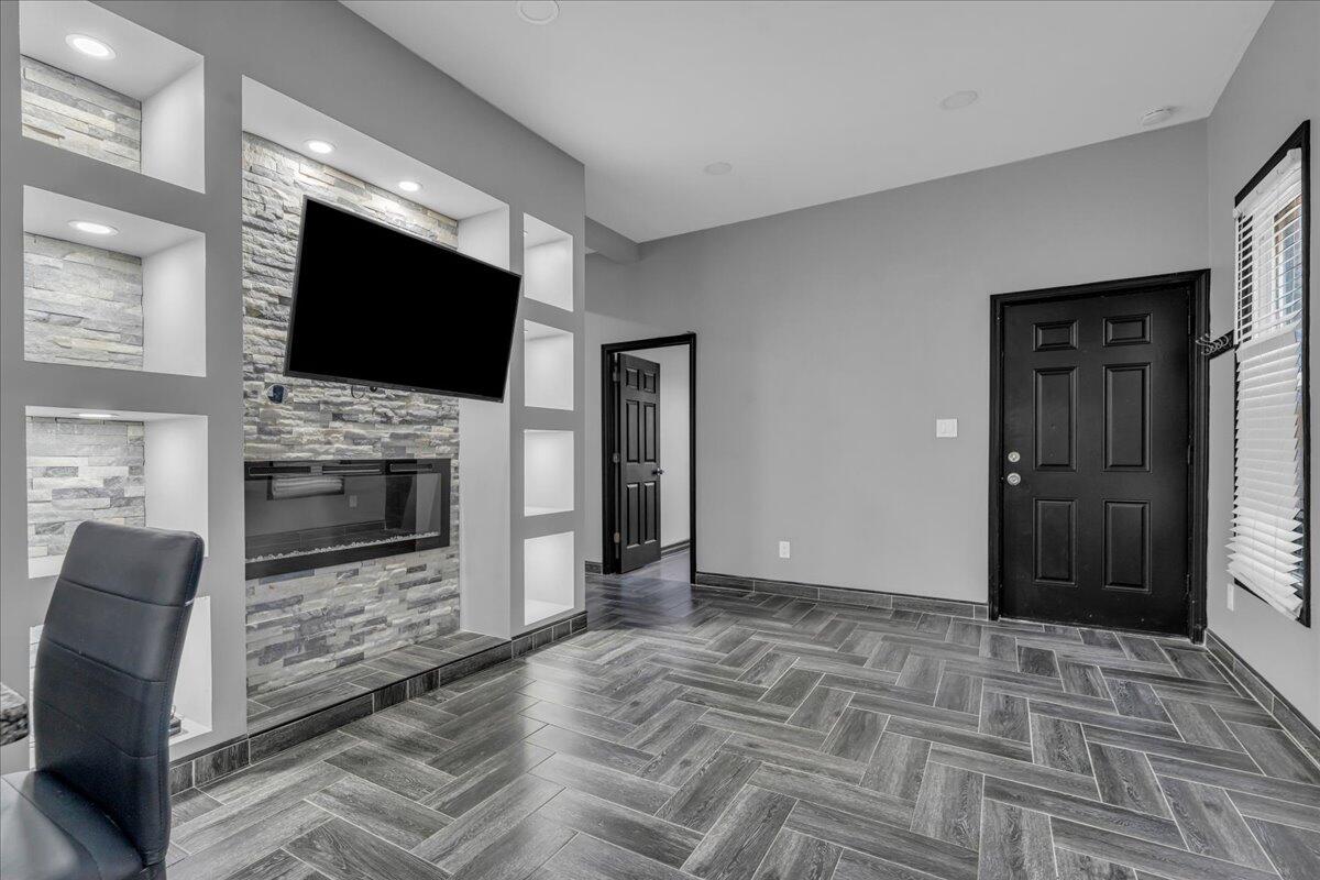 4747 Brandon Street Detroit, MI 48209 - Photo 5 of 42 05-4747 Brandon St-5