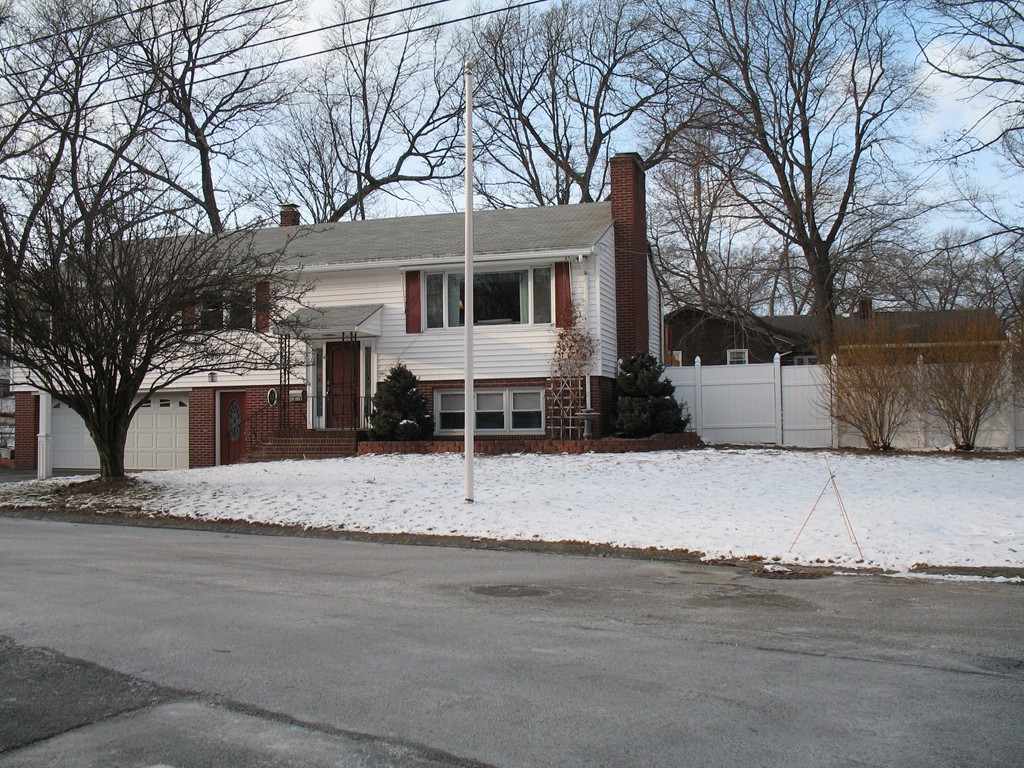 15 Pilgrim Road Lawrence, MA 01843 - Photo 1 of 30 Gallery Image 1