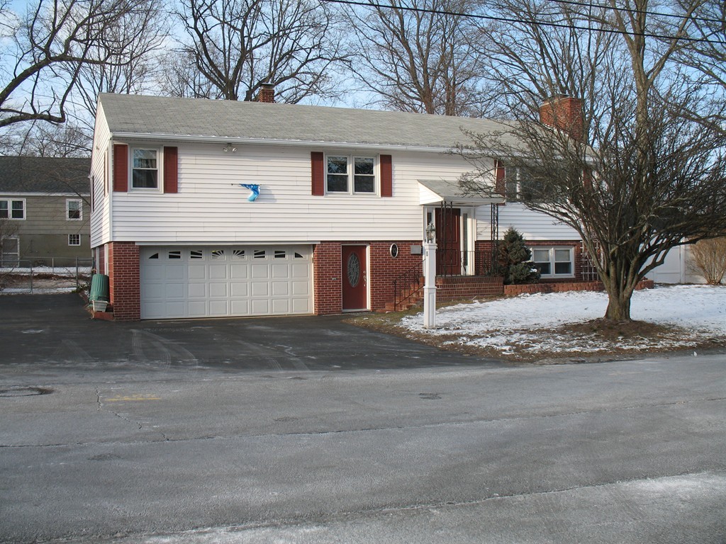 15 Pilgrim Road Lawrence, MA 01843 - Photo 2 of 30 Gallery Image 2
