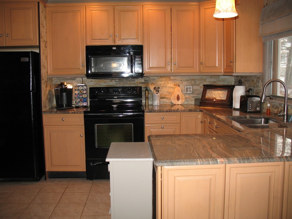 15 Pilgrim Road Lawrence, MA 01843 - Photo 3 of 30 Gallery Image 3