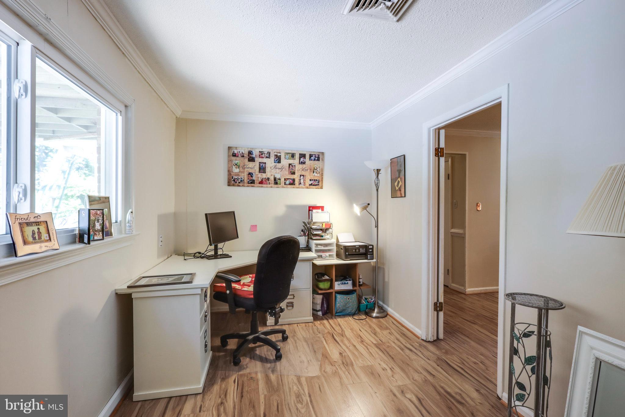 4417 Laurel Road Alexandria, VA 22309 - Photo 26 of 35 Office/Den