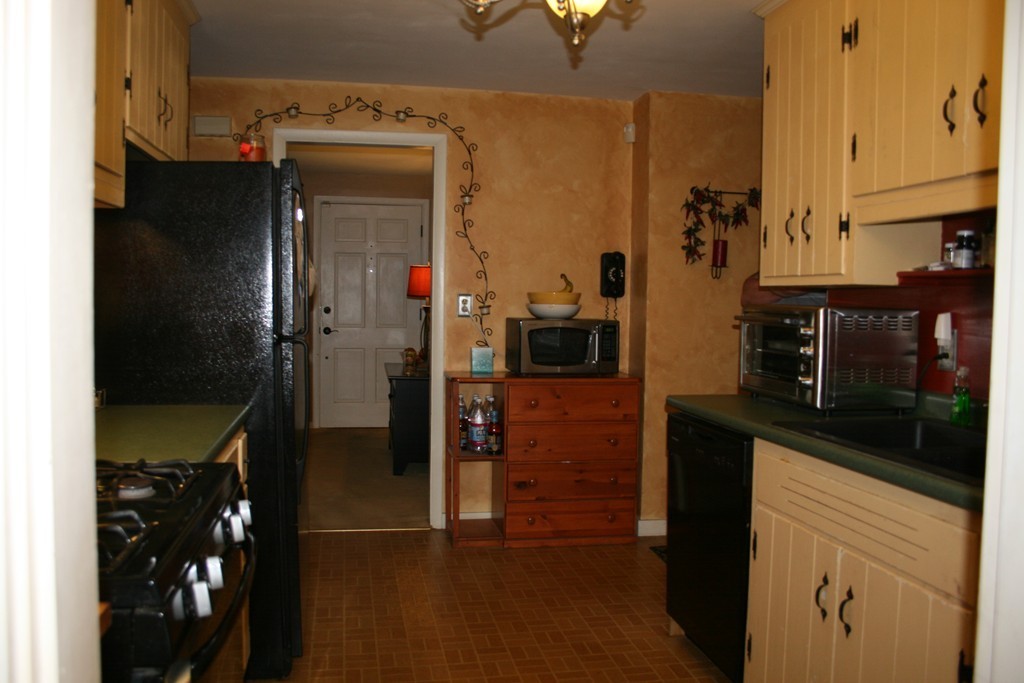 28 Ridgewood Road Holden, MA 01520 - Photo 3 of 24 Gallery Image 3