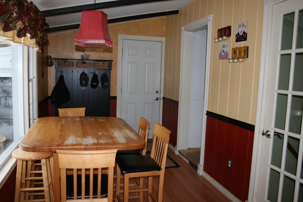 28 Ridgewood Road Holden, MA 01520 - Photo 4 of 24 Gallery Image 4