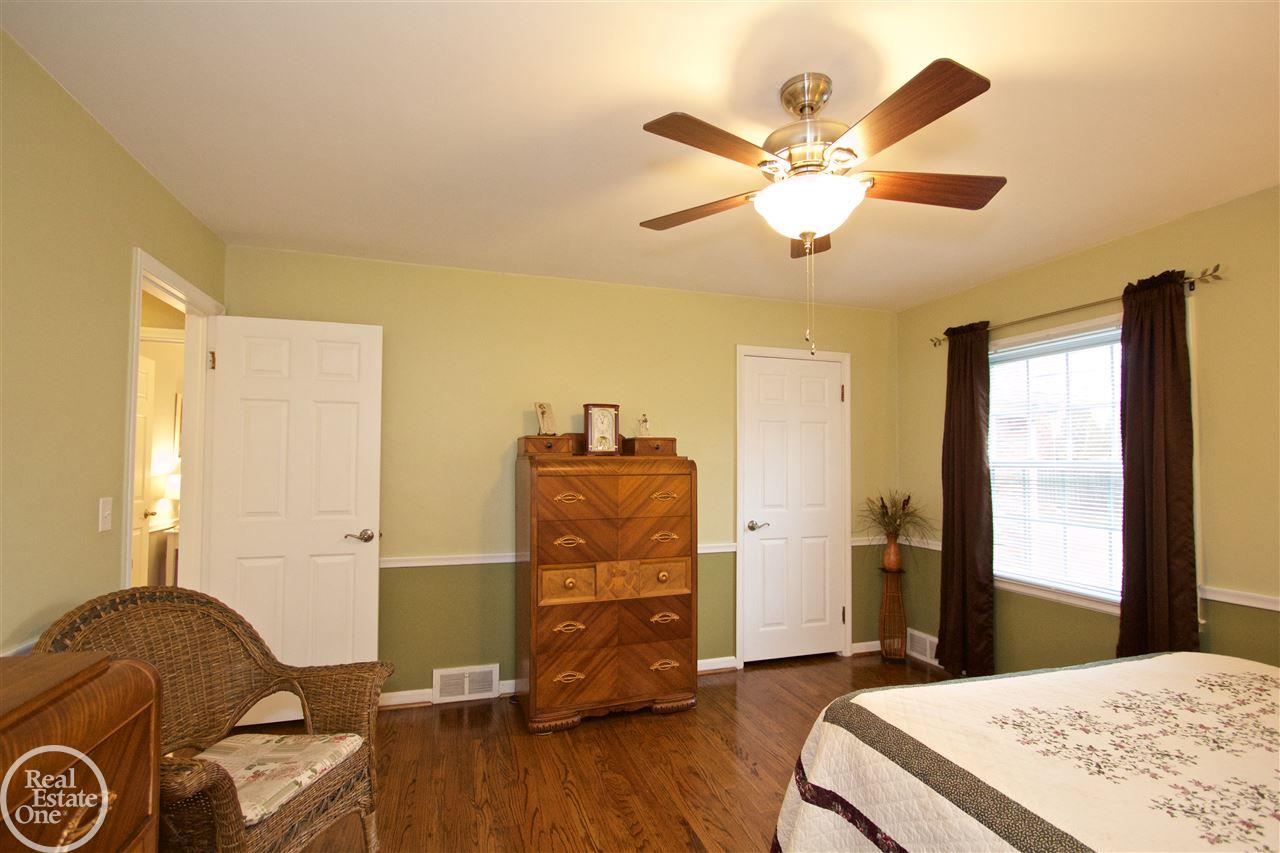 974 North Renaud Road Grosse Pointe, MI 48236 - Photo 36 of 50 31340709-35.JPG