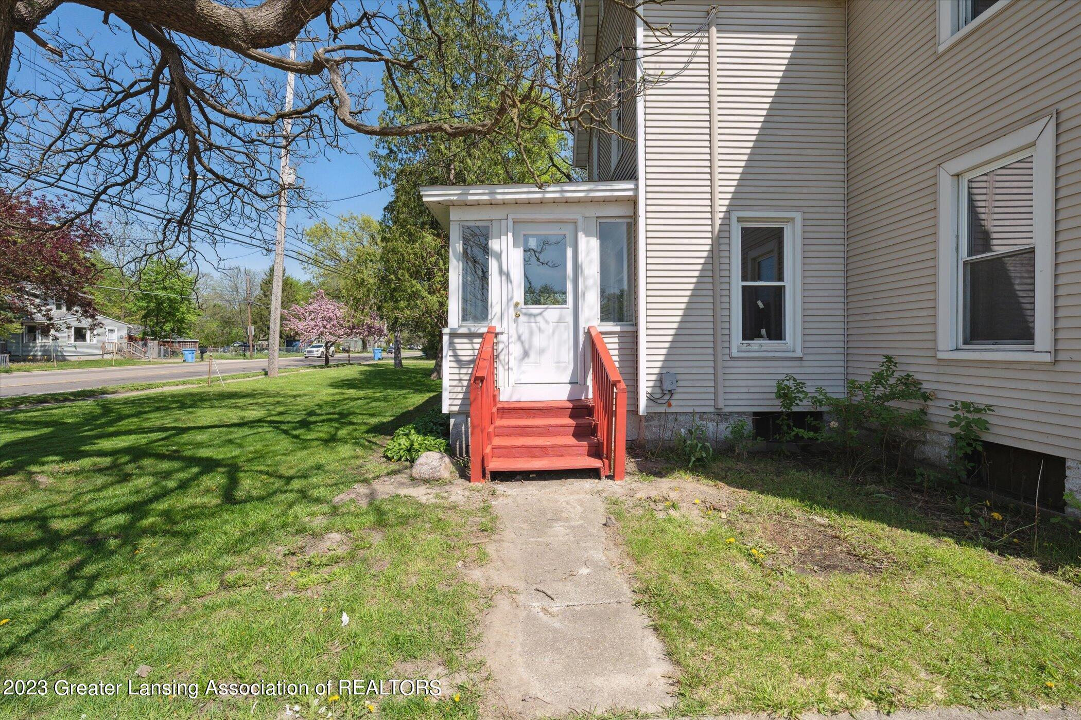 1915 West Jolly Road Lansing, MI 48910 - Photo 5 of 41 Front Entrance