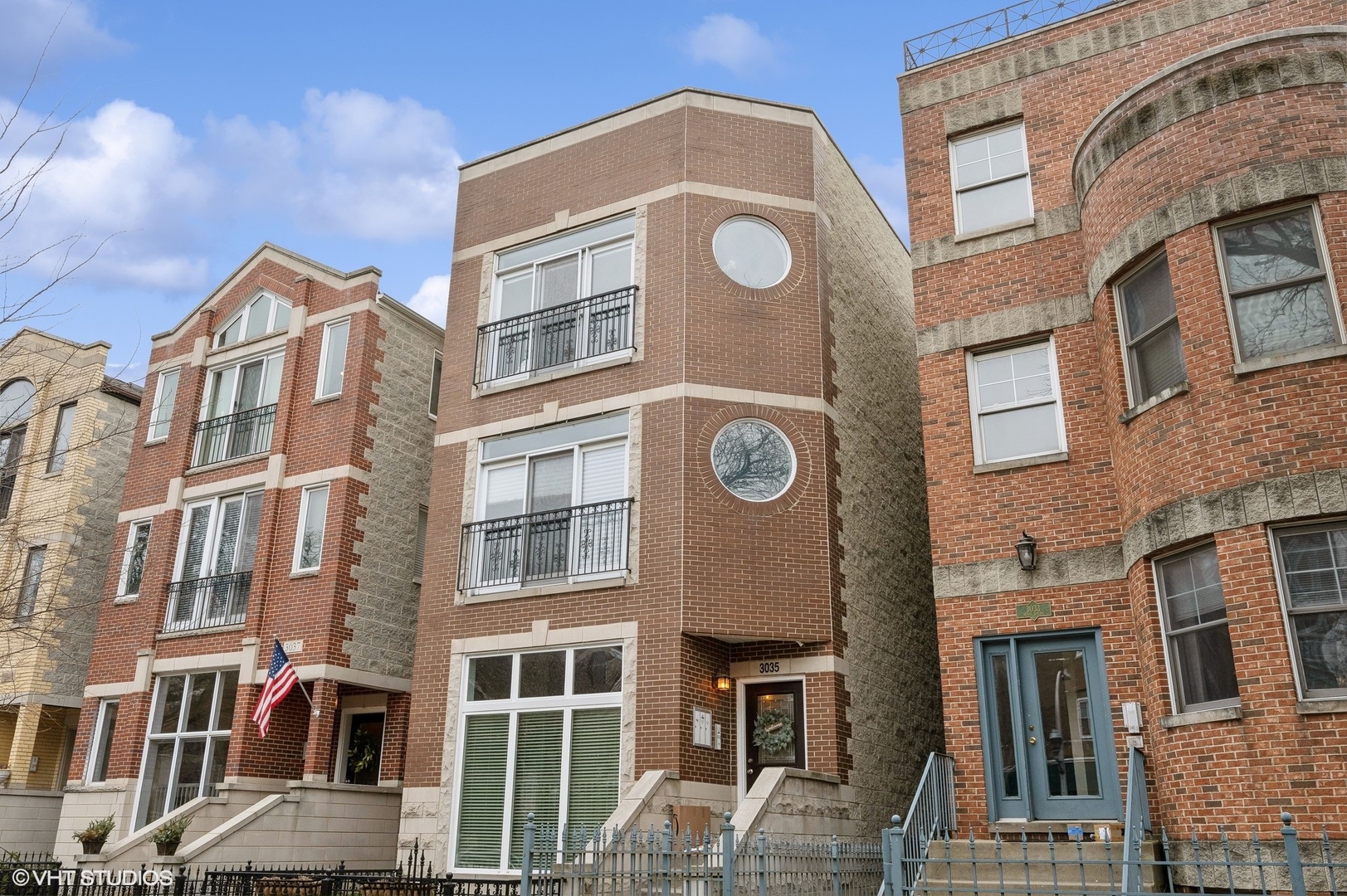 3035 North Racine Avenue, Unit 3 Chicago, IL 60657 - Photo 1 of 17 Gallery Image 1