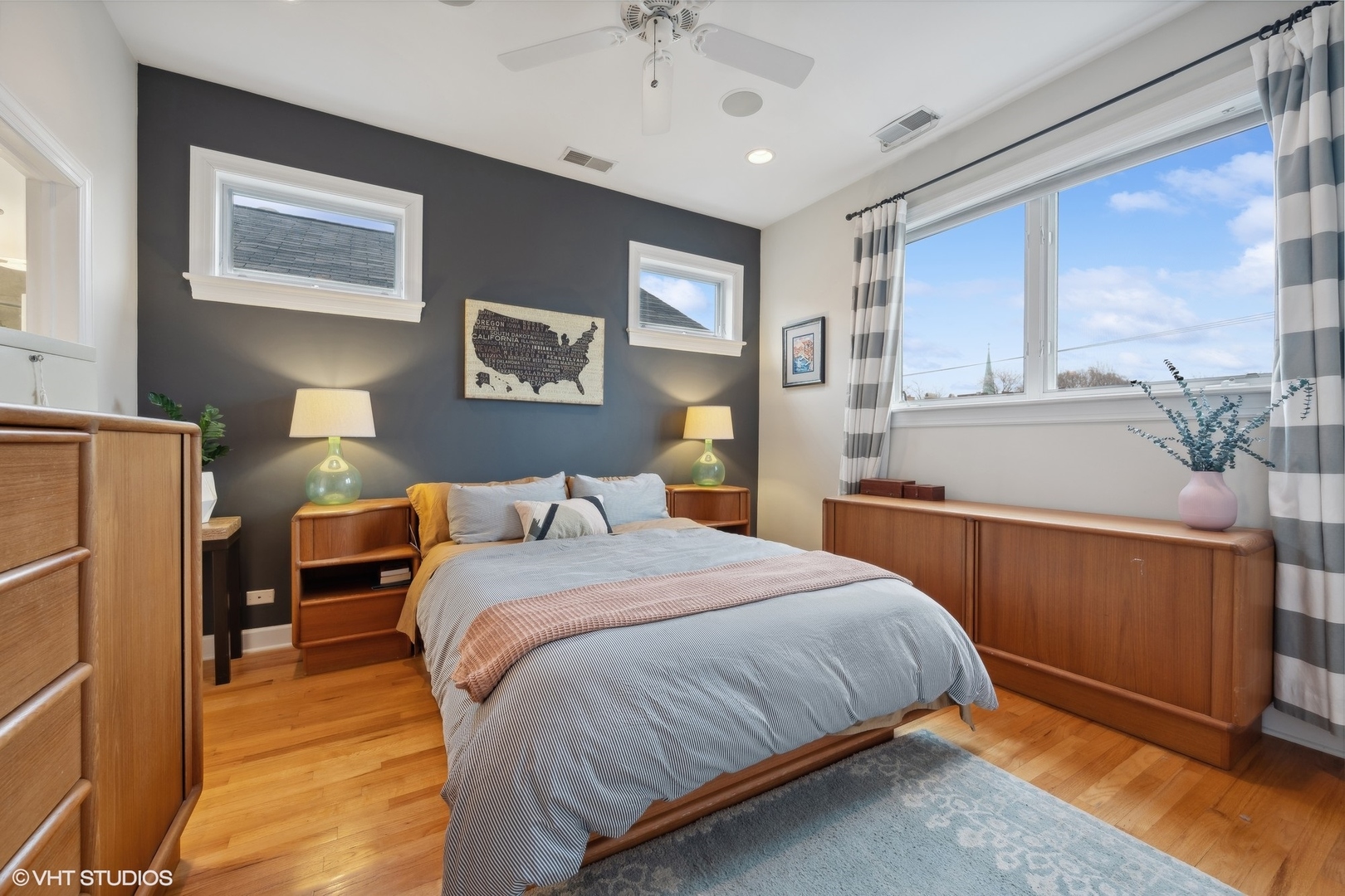 3035 North Racine Avenue, Unit 3 Chicago, IL 60657 - Photo 9 of 17 Gallery Image 9