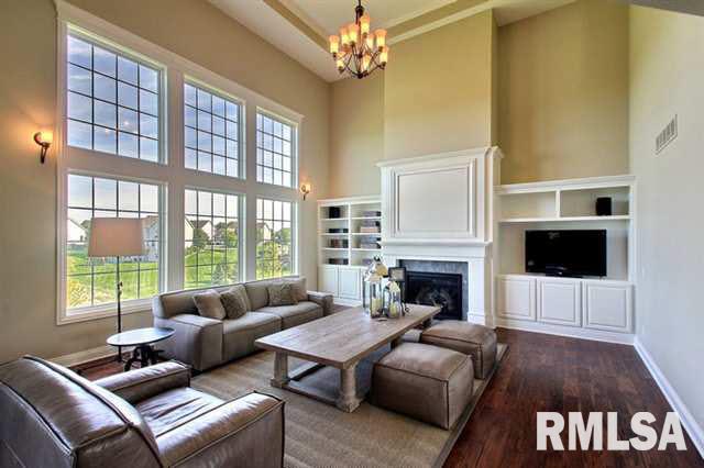 3317 Westminster Road Bettendorf, IA 52722 - Photo 2 of 22 Gallery Image 2
