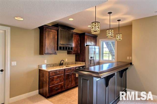 3317 Westminster Road Bettendorf, IA 52722 - Photo 21 of 22 Gallery Image 21