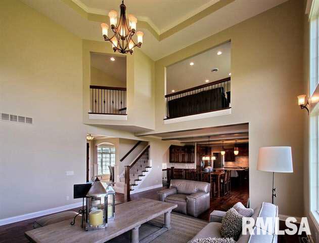 3317 Westminster Road Bettendorf, IA 52722 - Photo 3 of 22 Gallery Image 3
