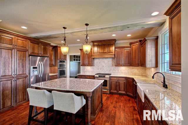 3317 Westminster Road Bettendorf, IA 52722 - Photo 6 of 22 Gallery Image 6