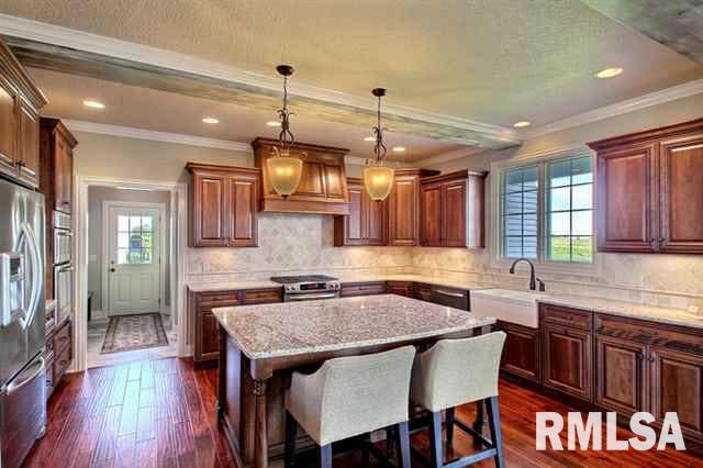 3317 Westminster Road Bettendorf, IA 52722 - Photo 7 of 22 Gallery Image 7