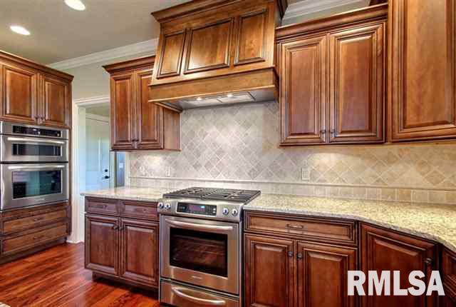 3317 Westminster Road Bettendorf, IA 52722 - Photo 8 of 22 Gallery Image 8