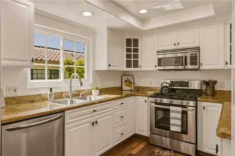 $1,379,000 | 2010 Mathews Avenue, Unit C, Redondo Beach, CA 90278