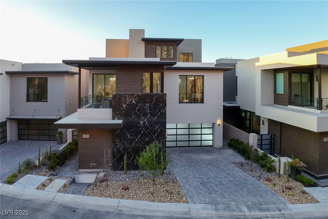 601 Overlook Rim Drive Henderson, NV 89012 - Photo 3 of 34