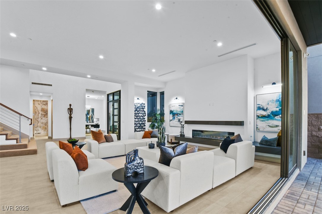 601 Overlook Rim Drive Henderson, NV 89012 - Photo 7 of 34