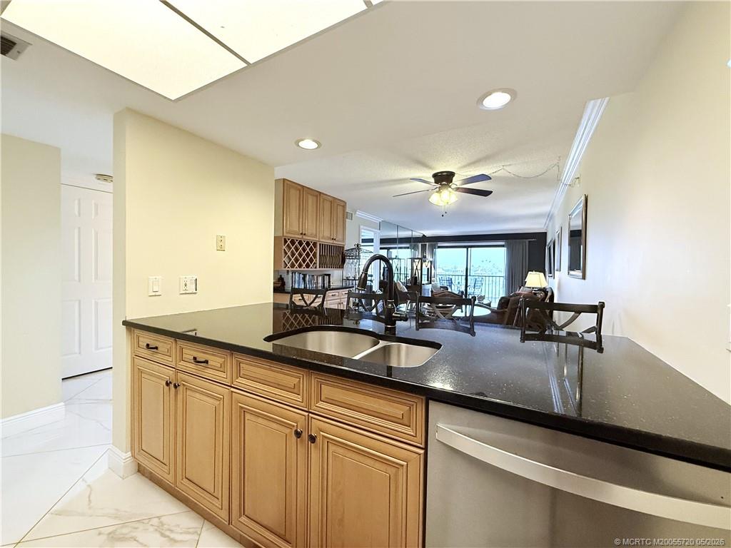 40 Northeast Plantation Road, Unit 304 Jensen Beach, FL 34957 - Photo 10 of 24