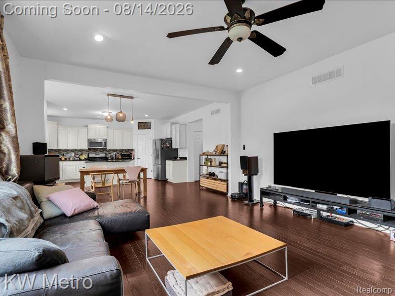 27315 Victoria Road Novi, MI 48374 - Photo 11 of 41 Gallery Image 11