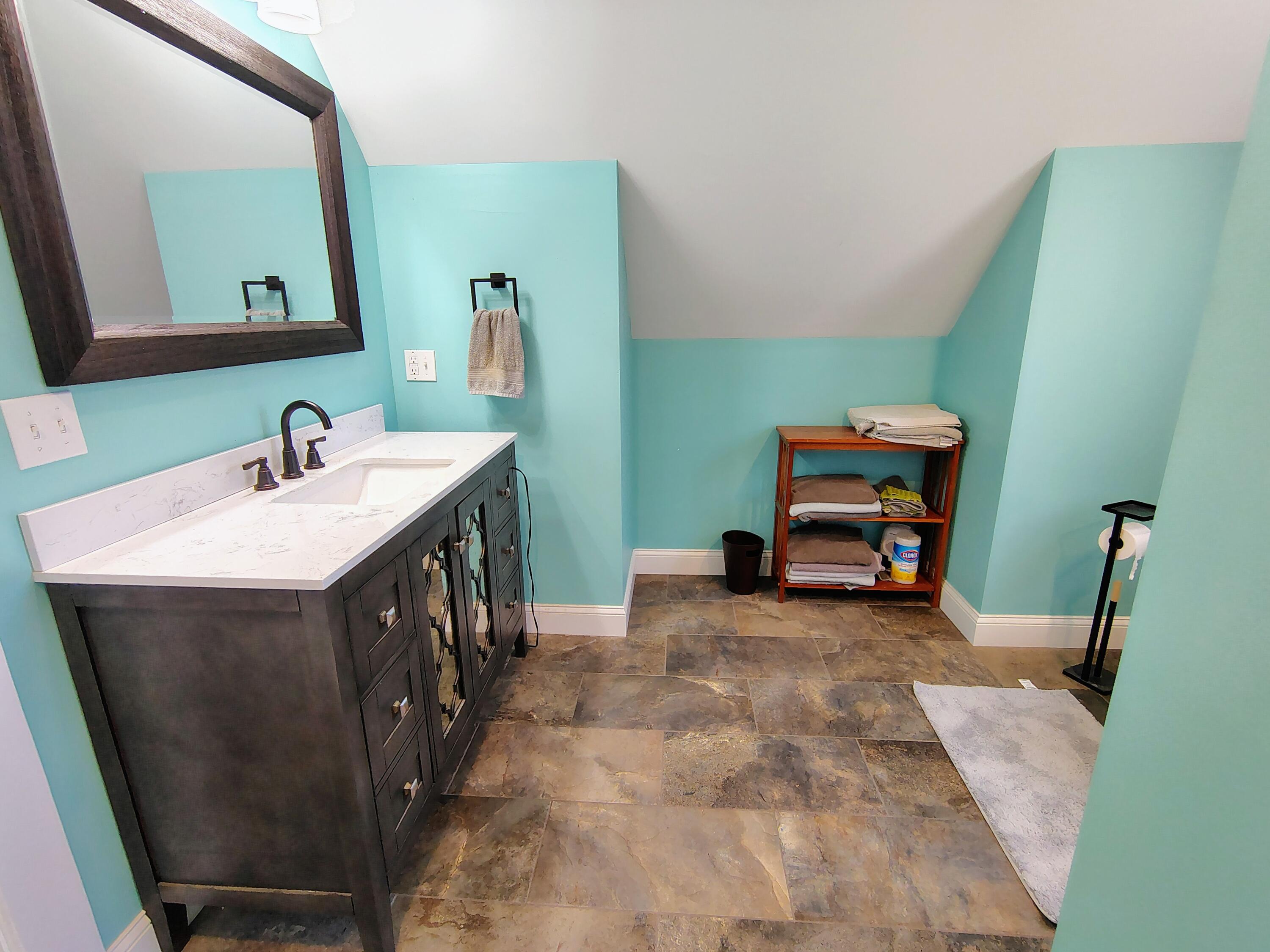 6 Red Barn Road Damariscotta, ME 04543 - Photo 16 of 40 2nd floor full bathroom