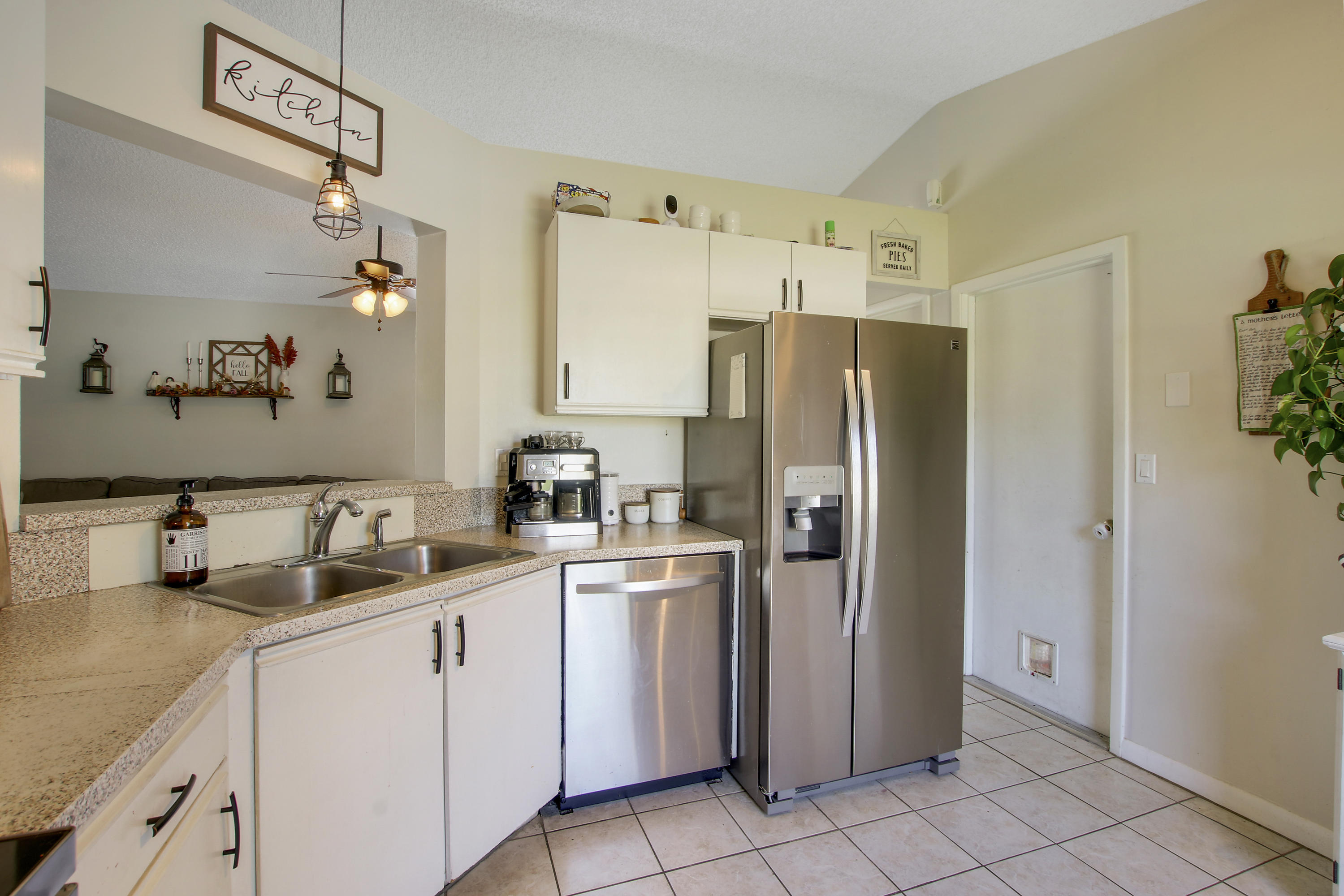 152 Southwest Covington Road Port St. Lucie, FL 34953 - Photo 11 of 26 House-88