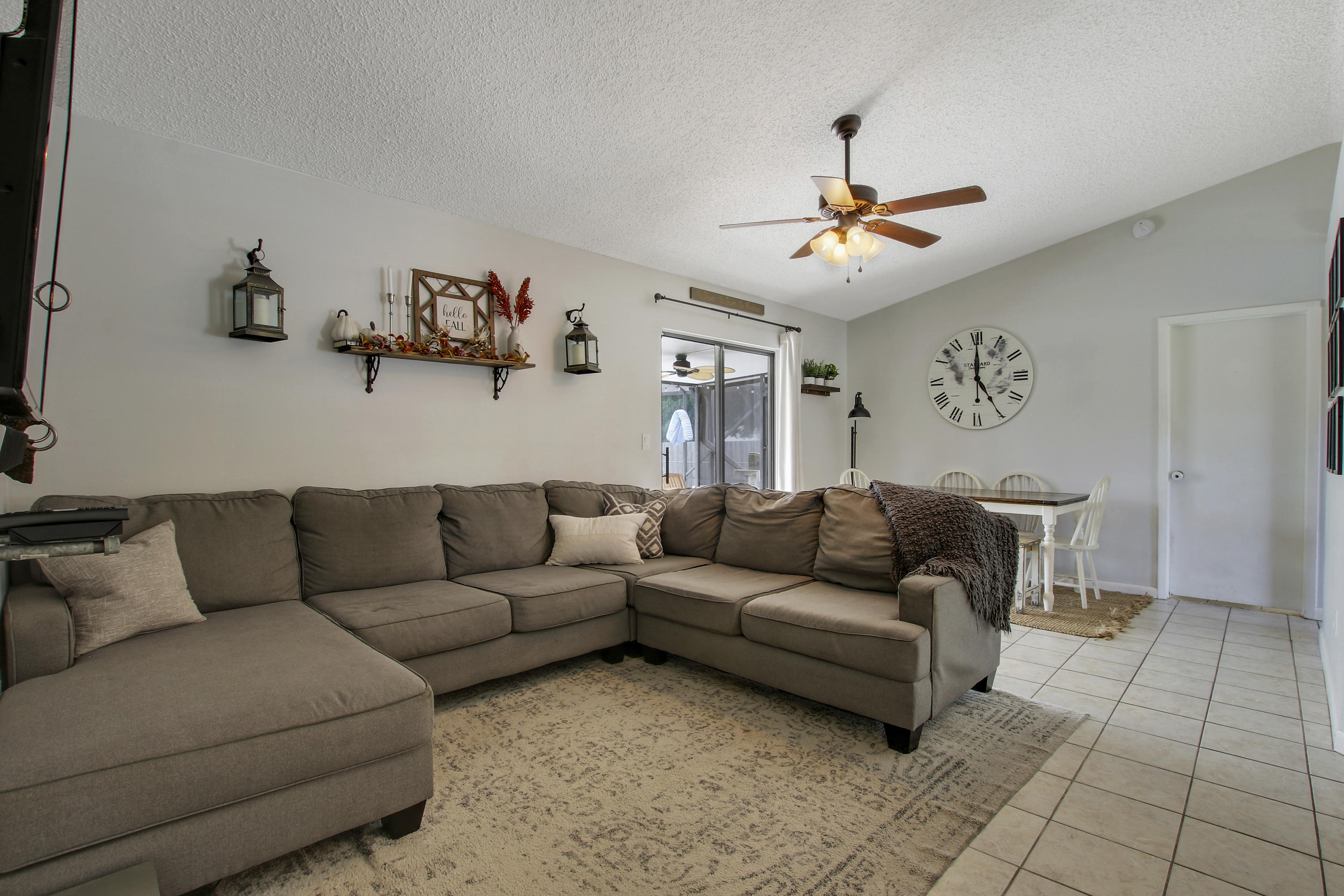 152 Southwest Covington Road Port St. Lucie, FL 34953 - Photo 6 of 26 House-79