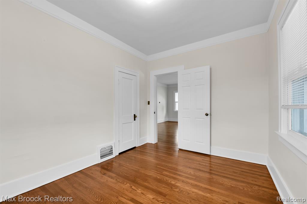 19011 Beck Road Northville, MI 48168 - Photo 17 of 40