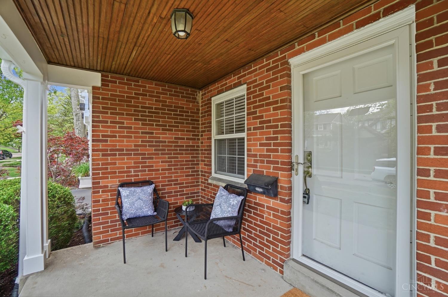 3863 Homewood Road Cincinnati, OH 45227 - Photo 3 of 44